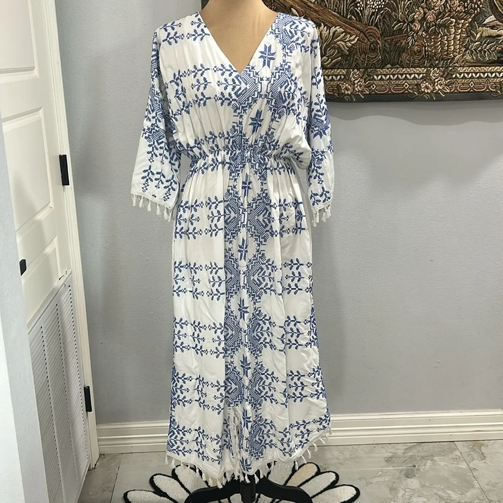 BRSY Egypt Cotton Dress. White and Blue Embroidery With Synched Waist.‎ Size 2XL